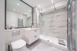 Shower room- click for photo gallery
